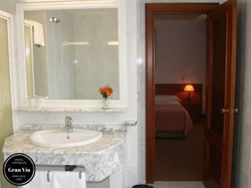 Hostal Gran Via Vigo Kültér fotó